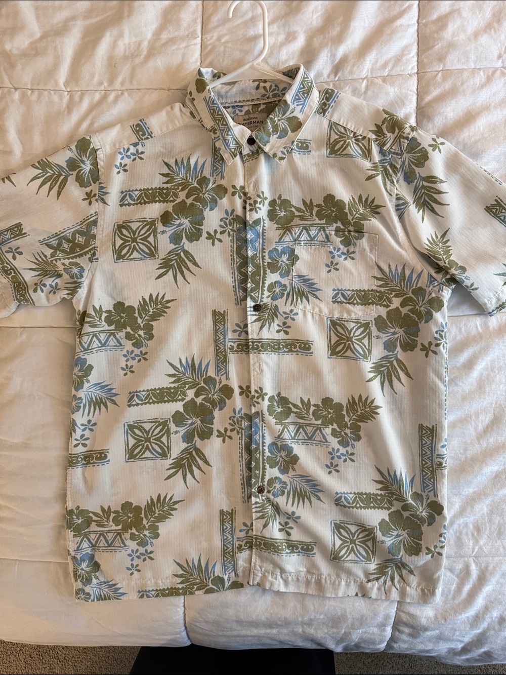 Quiksilver White Short-Sleeve Button-Down Shirt with Green & Blue Floral Print
